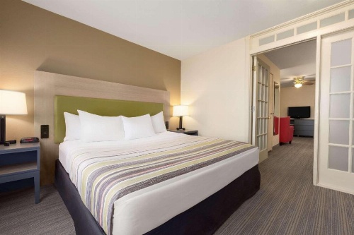 Country Inn & Suites by Radisson, Milwaukee Airport, WI image 11