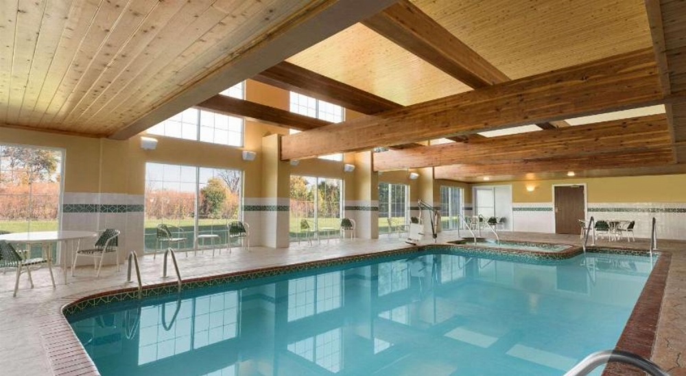 Country Inn & Suites by Radisson, Milwaukee Airport, WI Image 17